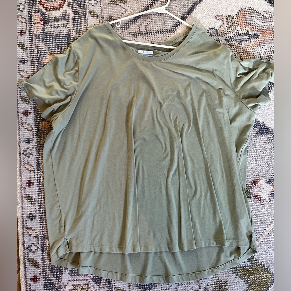 Green Columbia tee